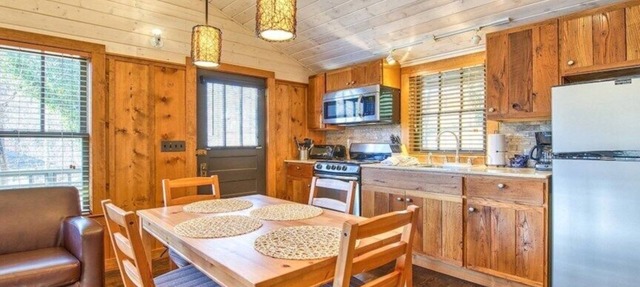 Carruth Cottage - Studio APT, Walk to Lake Junaluska Conference Center, Lake in Lake Junaluska