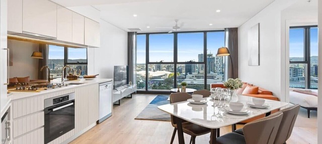 CASSA ONE - Pool, Gym, BBQ & River View Apt CBD in Brisbane