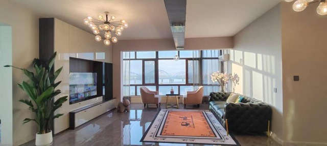 Central Avenue Luxury River View Apartment in Harbin