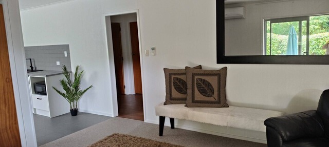 Charming 1-bedroom apartment, with alfresco dining in your own private garden in Taupo