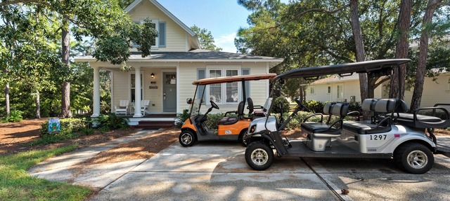 Charming Beach Cottage w/2 GOLF CARTS! Pool, Hot Tub, Beach Tram, Near Wharf in Miramar Beach