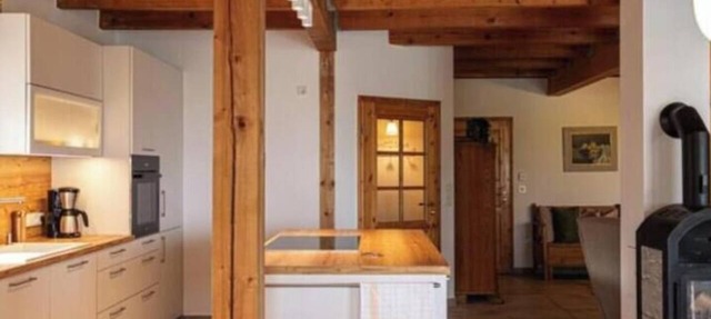 Charming "Scheune" Vacation Home – Country Charm in a Painter's Studio in Poseritz