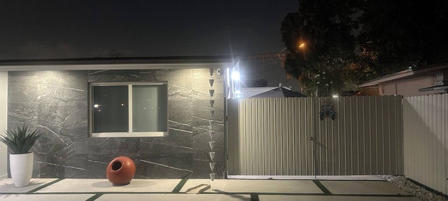 Charming studio in lovely Hialeah with AC, WiFi in Hialeah