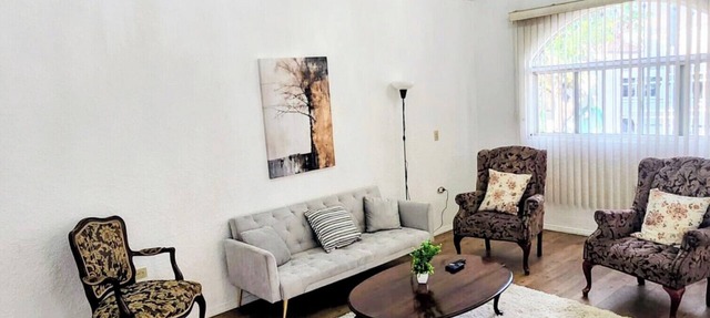 Comfortable 3-bdr 2-bth house in Ensenada, 7 mins from beach. in Ensenada