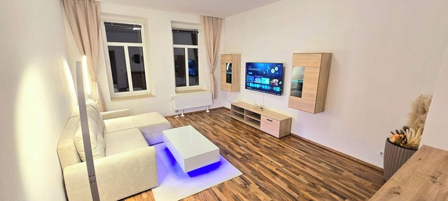 Comfortable 3-room apartment + kitchen + bathroom + balcony in Chemnitz
