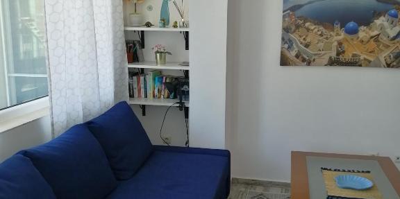Comfortable, cozy three-room family apartment with a sea view in Lozenets