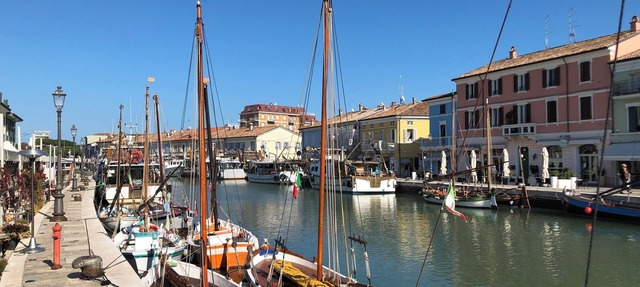 Comfortable, fully equipped, 2-bedroom, 2-bathroom mobile home, Cesenatico beach in Cesenatico