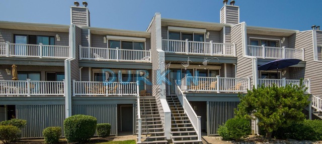 Condo with ocean views across the street from the beach in Narragansett