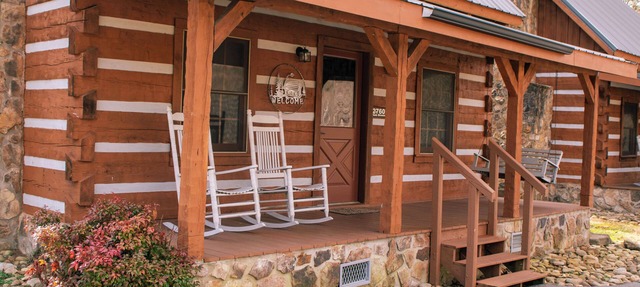 Copeland Creek-Tiny Cabin Getaway! in Sevierville