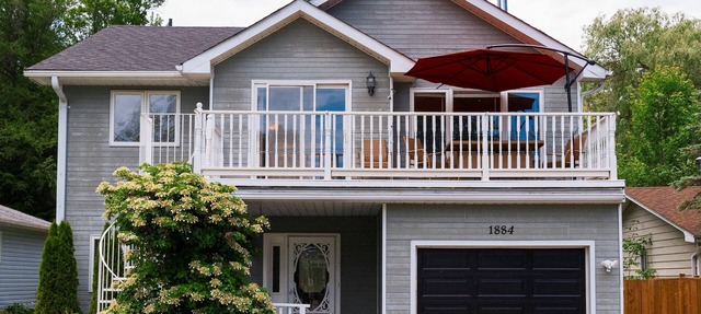 Cottage/Lake Simcoe/Innisfil/5 Bedrooms/10 Guests in Innisfil