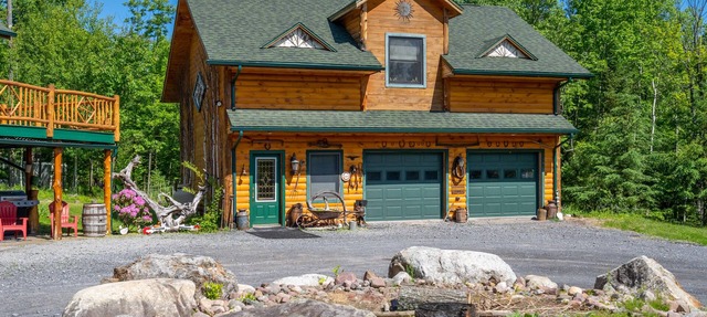 Cozy Adirondack Ski Cabin in Jay