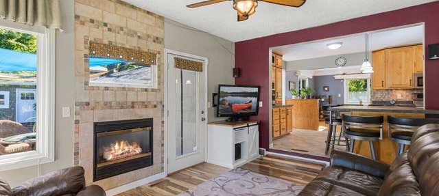 Cozy Home | 20min->MSP | Dogs in Burnsville