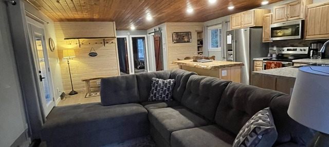 Cozy Lakefront Cottage on Little Pequaywan ~ Great for all seasons in Duluth
