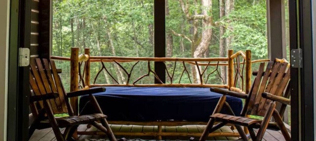 Creekside Gem | Hot Tub, Sleeping Porch, Fire Pit in Mentone