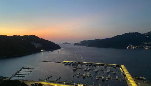 Departamento con Espectacular Vista al Mar en Acapulco Diamante in Acapulco