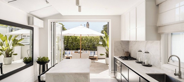 DESIGNER CHIC IN HEART OF WOOLLAHRA VILLAGE- Every convenience at your doorstep in Woollahra
