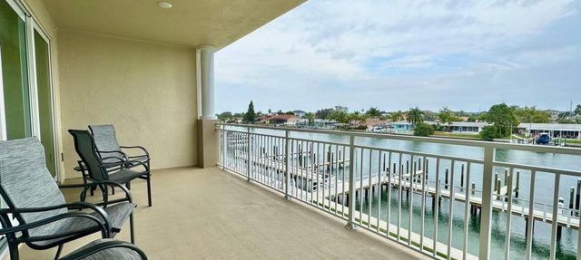 Dolphin Harbour 305 - Luxury Waterfront in Clearwater Beach