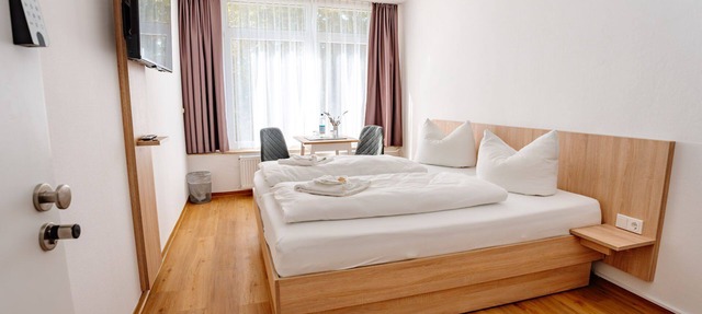 Double room with private corridor bath & terrace/Iberg view - Sonnenschein Hotel & in Heilbad Heiligenstadt