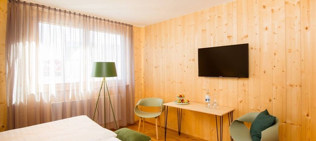 Double room with shower and WC in Albstadt