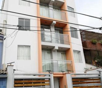 Edificio Multi-Familiar in Lima