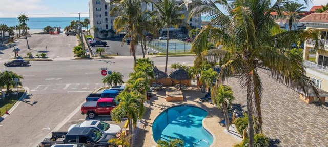 Enjoy Summer Days by the Pool and Strolls on the Beach! Coconut Villa 5! in St. Pete Beach