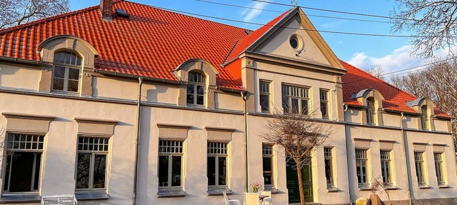 Entire vacation home - Gutshaus Dechowshof - up to 16 persons in Ribnitz-Damgarten