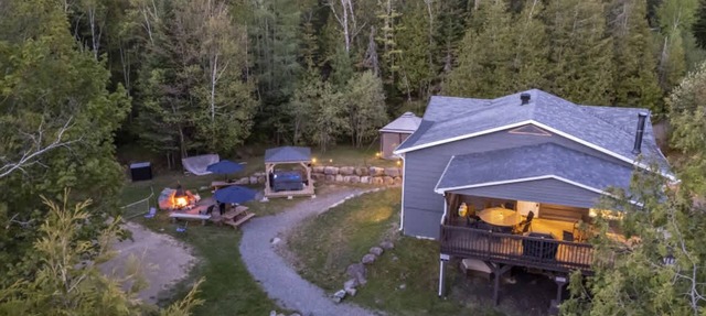 Entre Monts et Lac - Lake Access, Fire & Relax in Saint-Adolphe-d'Howard