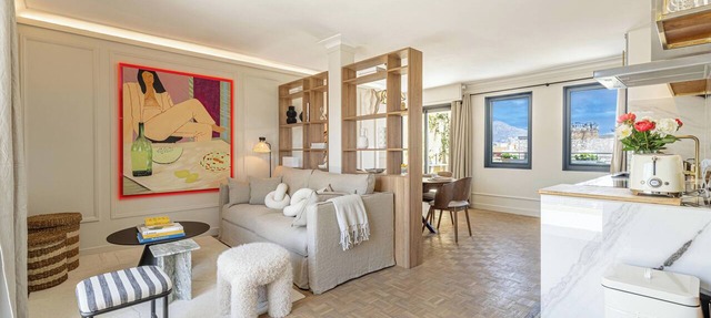 Exceptional Penthouse, 2 BDR Suites, 3 spacious terraces, Sea view, Elevator, AC in Nice