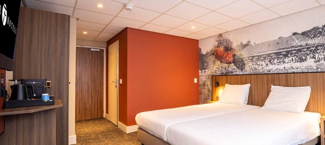 Explore Arnhem from a Quiet Doorwerth Hotel Retreat by the Woods in Doorwerth