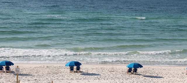 Fall at the beach is amazing ! Same beautiful beach, great weather & NO crowds in Orange Beach