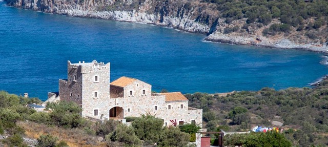 Focalion Castle Luxury Suites in Pyrgos Dirou
