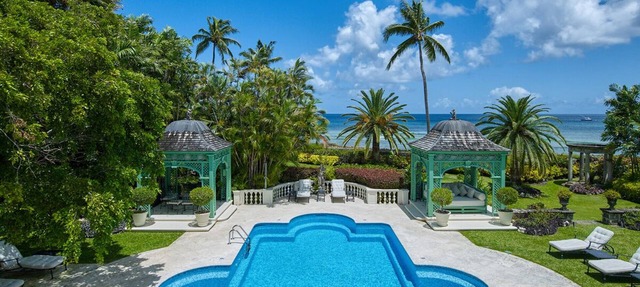 Glamorous Beachfront Estate - Leamington Pavilion in Battaleys