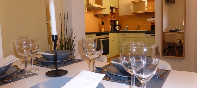 Goethe apartment, near center & university, free wifi, parking, 2 bedrooms in Je a