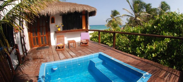 Gorgeous Beach Front Studio with shared Small Pool in Tulum