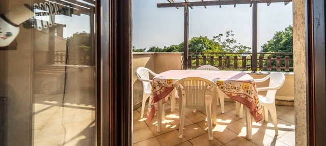 GuestHost - Visogliano Roomy Apt w/Terrace near the Station in Duino