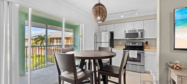 Gulffront w/Balcony & Kitchen – Silver Sands #253 by RVA in Longboat Key