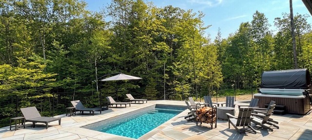 Heated Pool, Hot Tub, Sauna, EV Charging & more! in Winhall