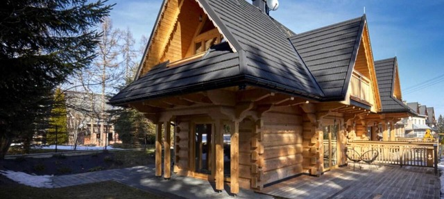 Highlander-style holiday villa in Zakopane