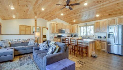 Hines Vacation Rental w/Grill: Walk to Lake! in Hines