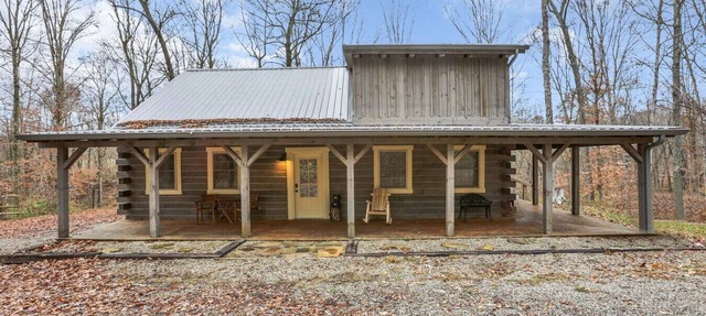 Hocking Hills: Timber Bear Lodge in McArthur