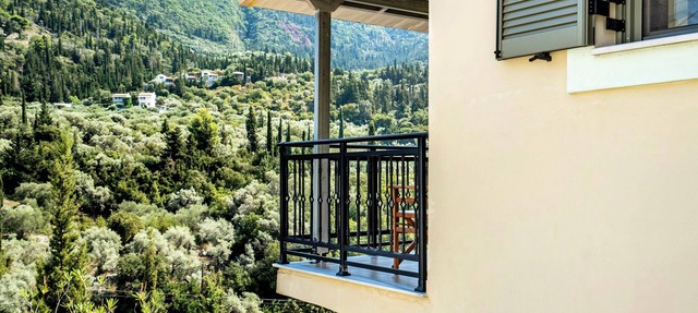 Holiday Accommodation "Alkionides Apartment 3" with pine forest overlook in Lefkada