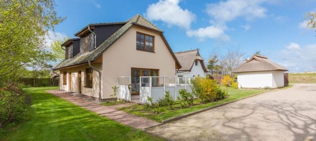 Holiday home Doppelhaus am Deich in Dierhagen