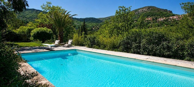 Holiday Home 'Le Cabanon Vue Sur La Vallée' with Balcony and Wi-Fi in Le Bar-sur-Loup