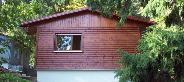 Holiday home with garden by the forest in Wutha-Farnroda