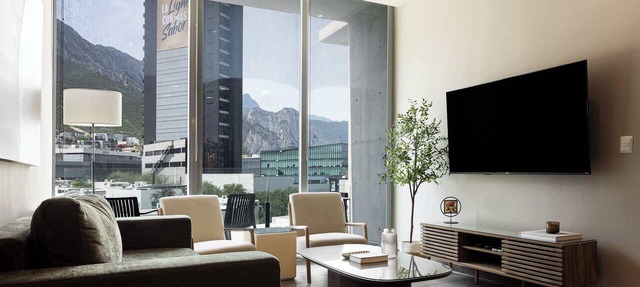 Huasteca Mountain Views, Pool, Gym & Balcony in Santa Catarina