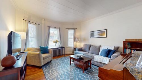 Huge 2 bed, 2 baths, Harvard, Porter Davis SQ in Cambridge