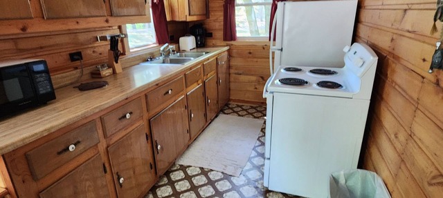 Hyde-A-Way Bay Resort #16 in Hackensack