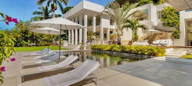 INCREDIBLE MODERN VILLA WITH THE BEST VIEW in Las Brisas