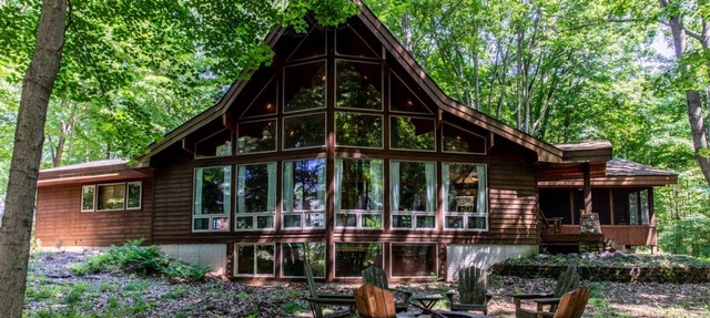 Inviting Timber Frame home near the beach with pool table, central AC, & W/D in Harbert