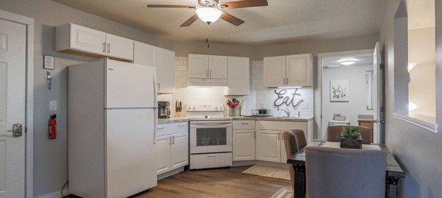 Jelinek Hideaway Unit 2 - Modern 2BR Apartment in Schofield